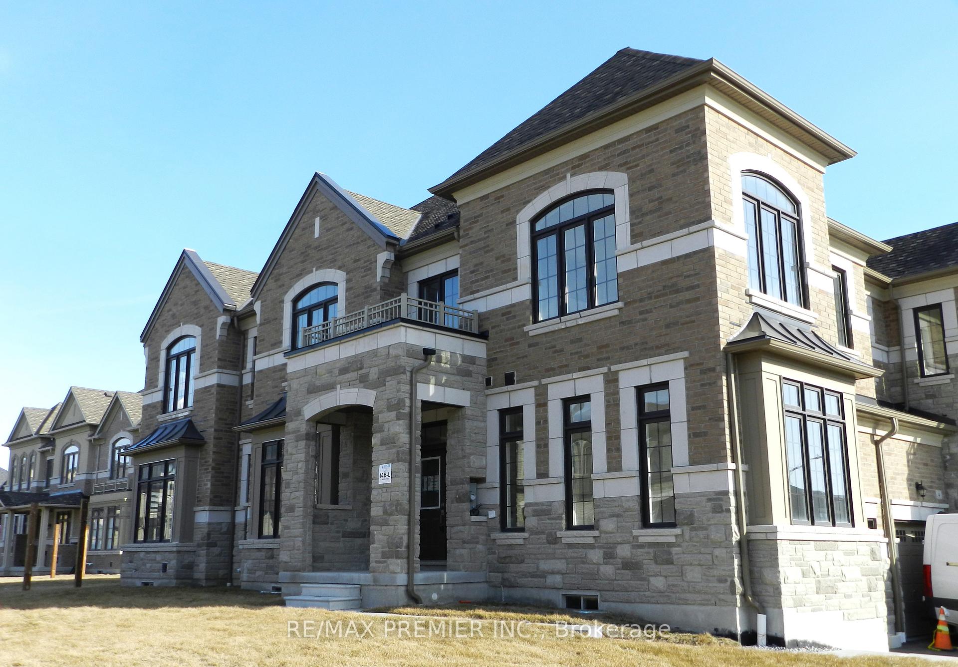 Photo 3 of 2 Jadite Street W, Whitby, Rural Whitby — HOMEH