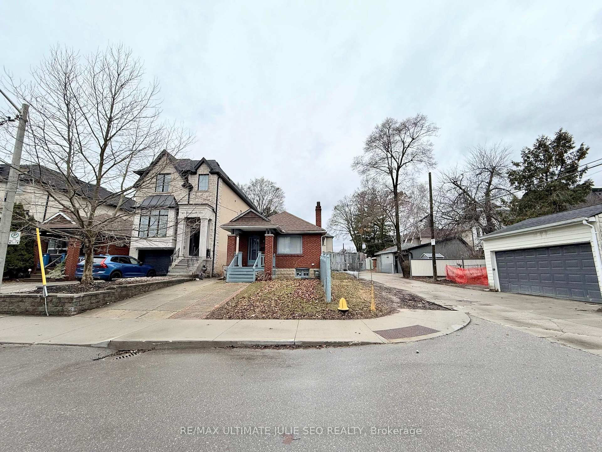 Photo 10 of 64 Unsworth Avenue, Toronto, Lawrence Park North — HOMEH