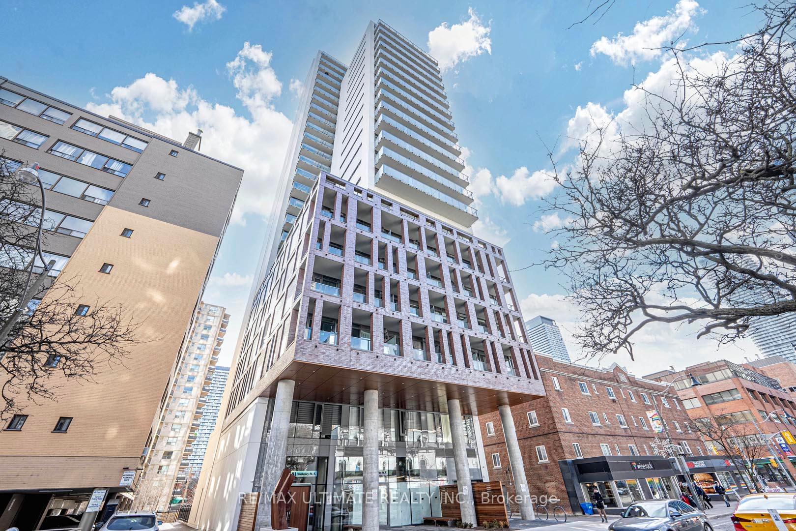 Front of Unit 907, 81 Wellesley Street E
