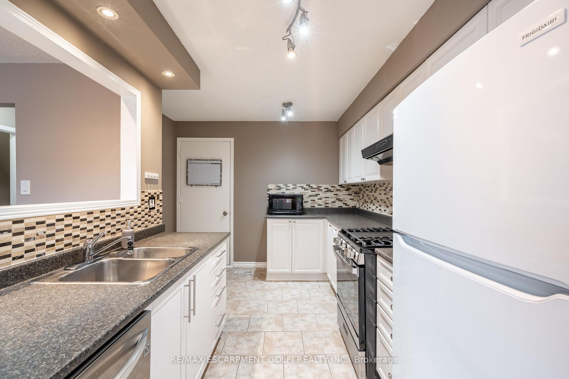Photo 11 of Unit 80, 150 Gateshead Crescent, Hamilton, Stoney Creek — HOMEH