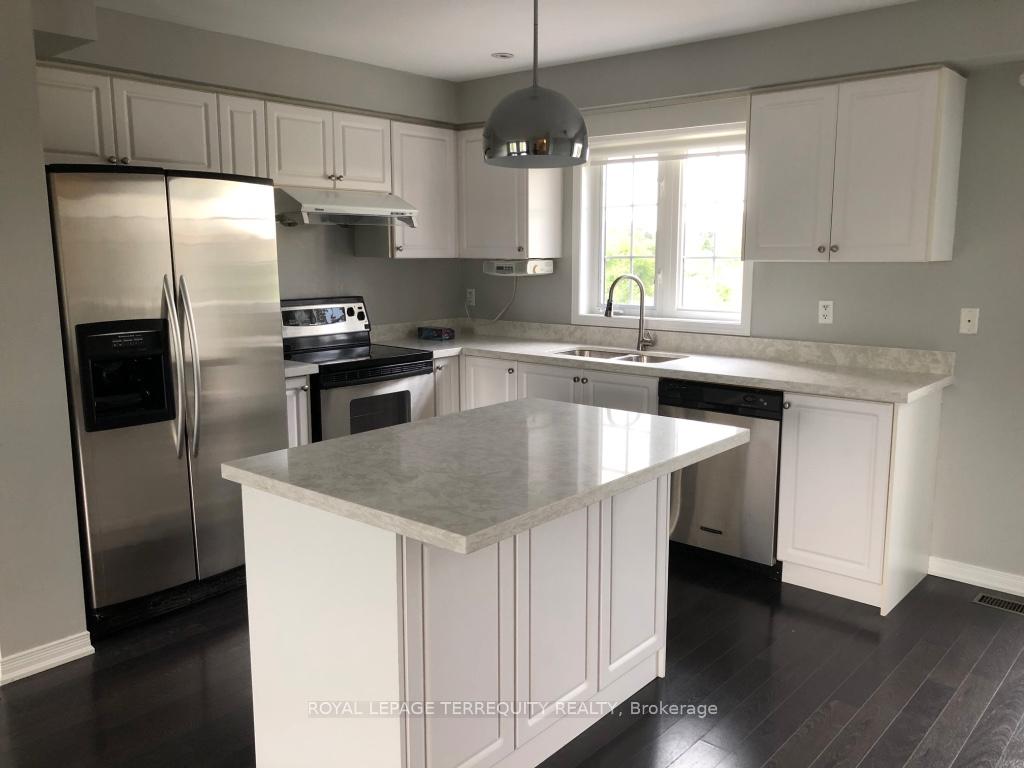 Photo 7 of 8 Thoroughbred Way, Markham, Berczy — HOMEH