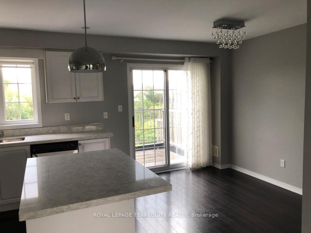 Photo 8 of 8 Thoroughbred Way, Markham, Berczy — HOMEH
