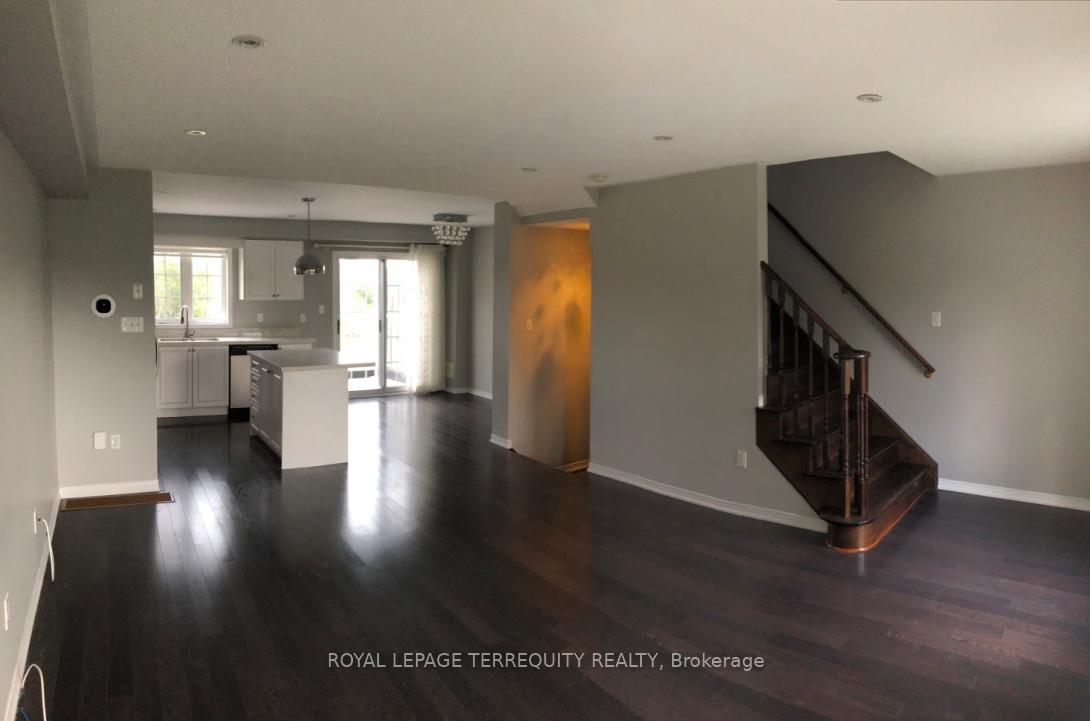Photo 10 of 8 Thoroughbred Way, Markham, Berczy — HOMEH