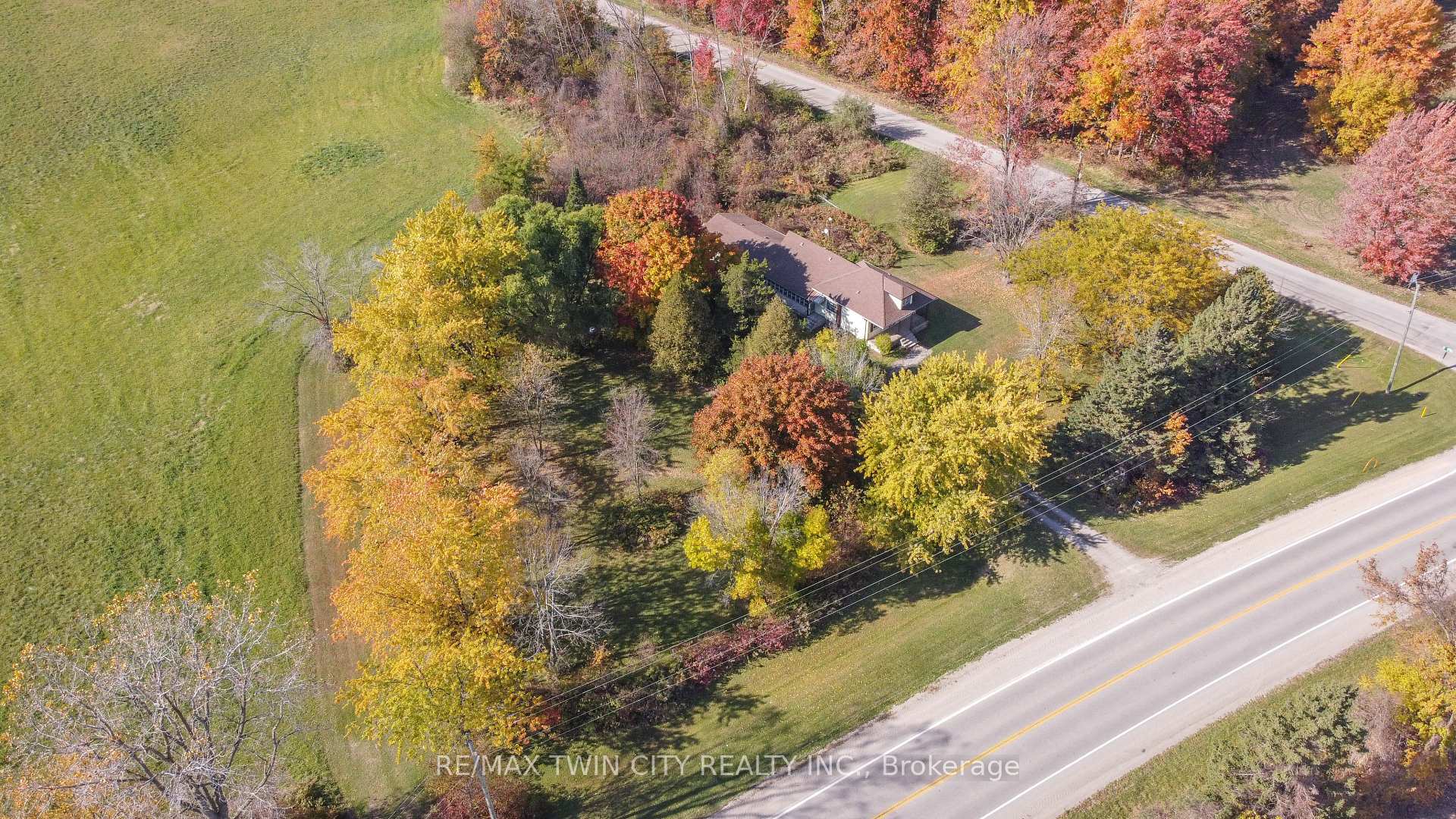 Photo 3 of 403 Middle Townline Road, Brant, Burford — HOMEH