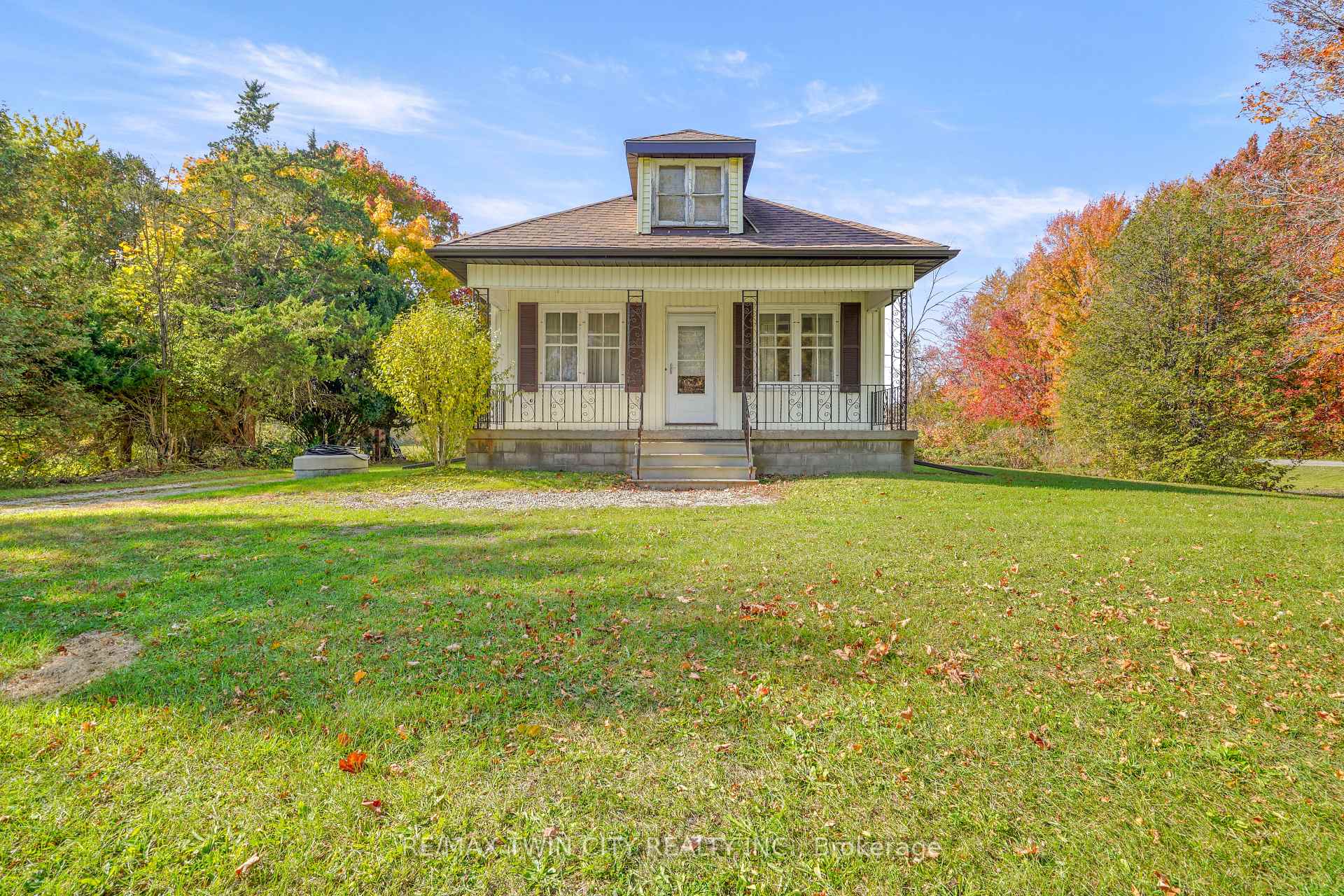 Photo 9 of 403 Middle Townline Road, Brant, Burford — HOMEH