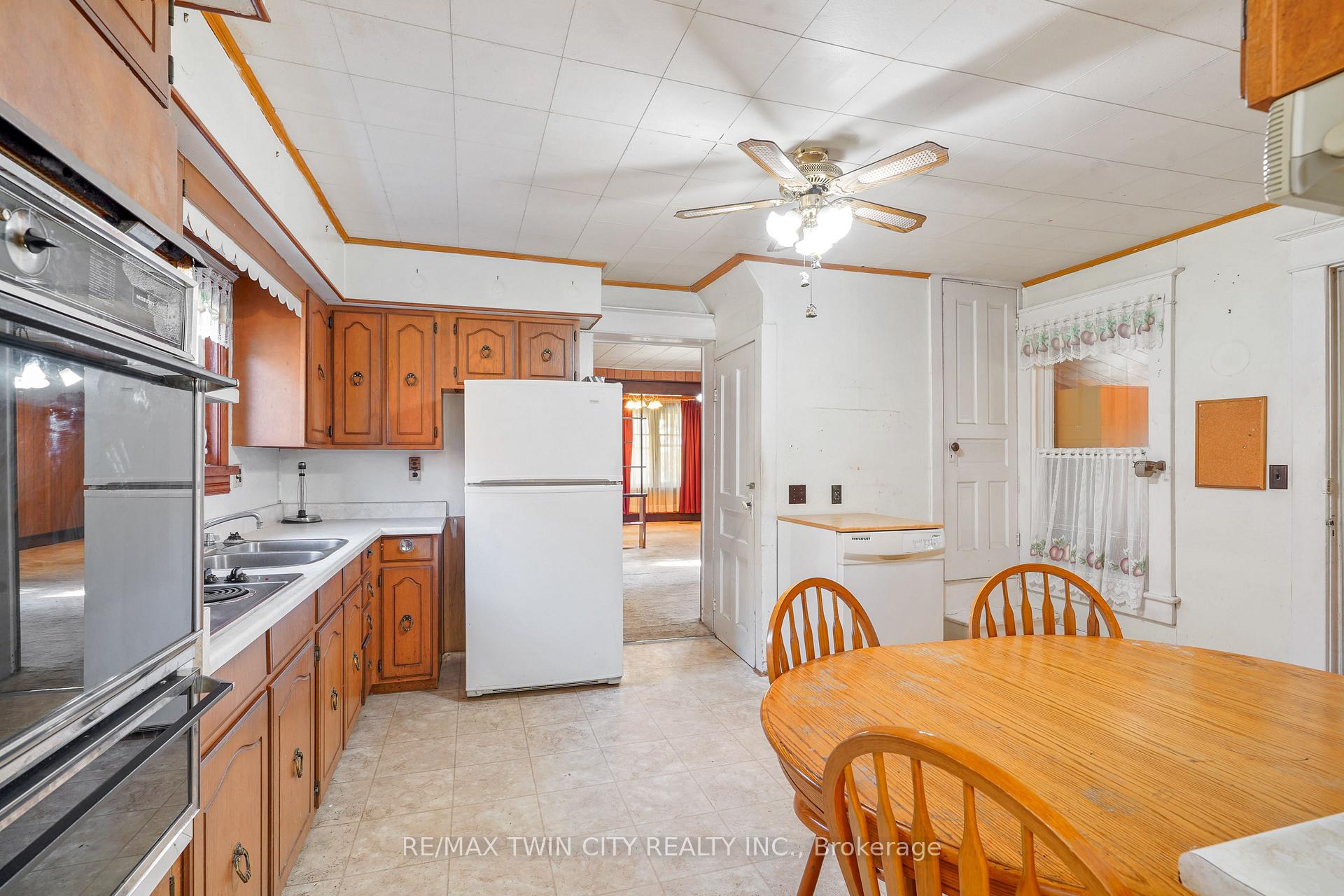 Photo 21 of 403 Middle Townline Road, Brant, Burford — HOMEH