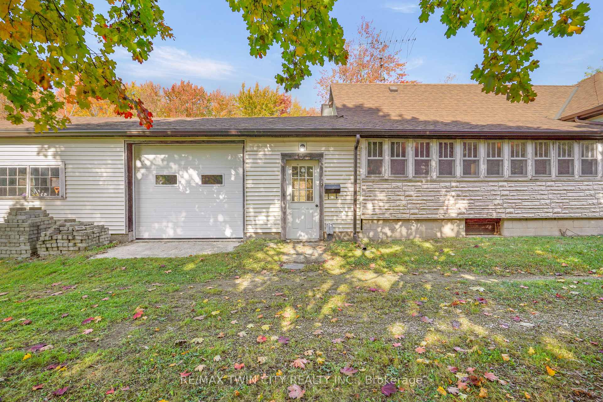 Photo 32 of 403 Middle Townline Road, Brant, Burford — HOMEH