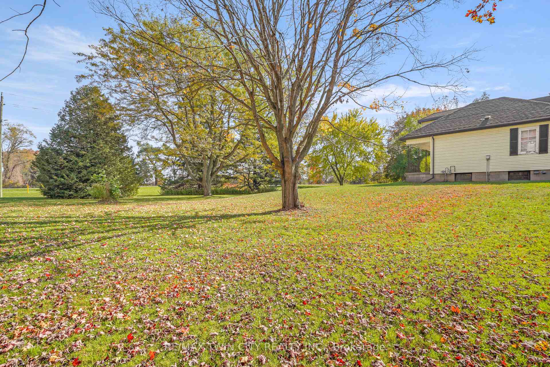 Photo 33 of 403 Middle Townline Road, Brant, Burford — HOMEH