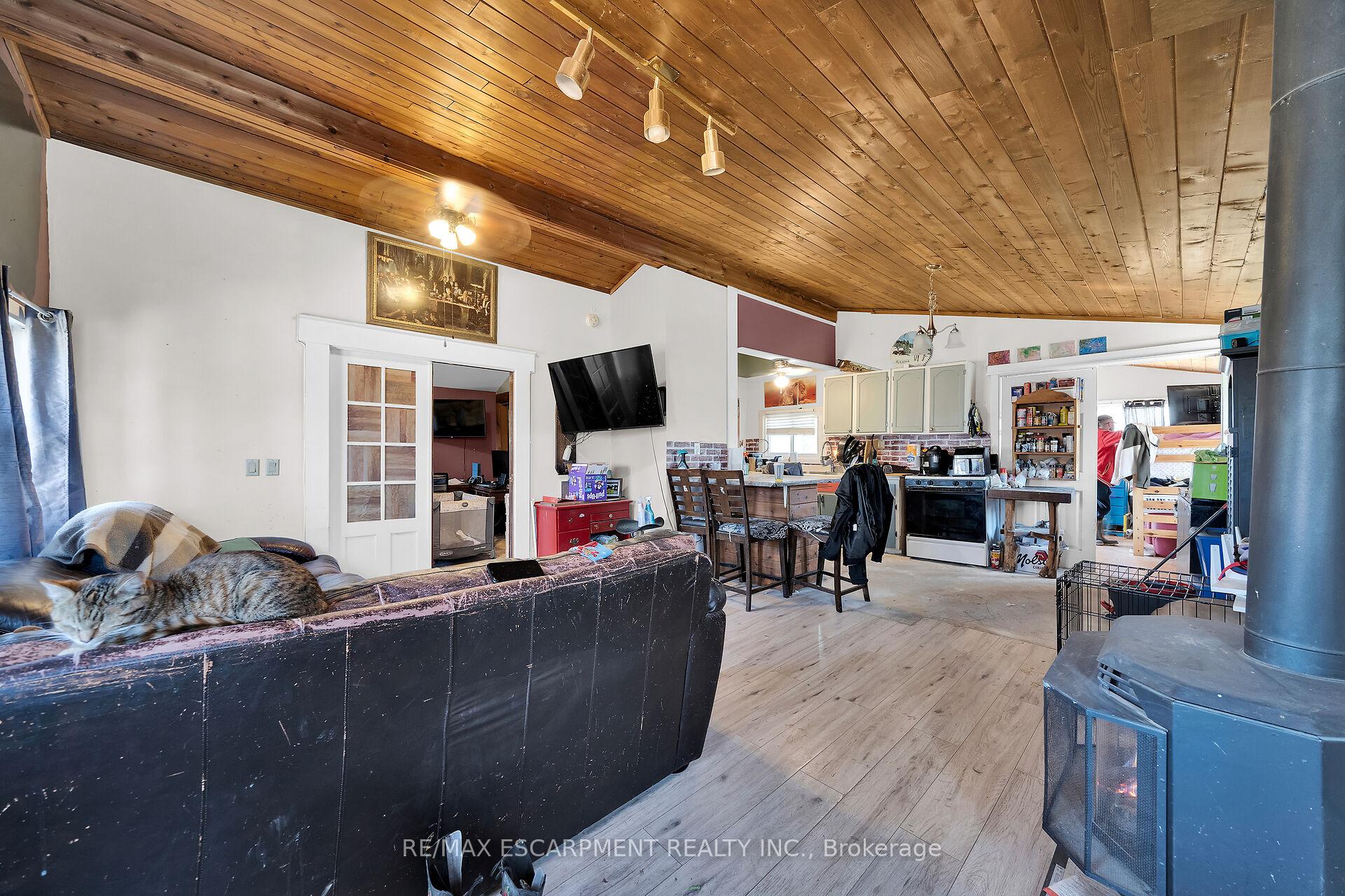 Photo 15 of 2026 First Avenue, Haldimand — HOMEH