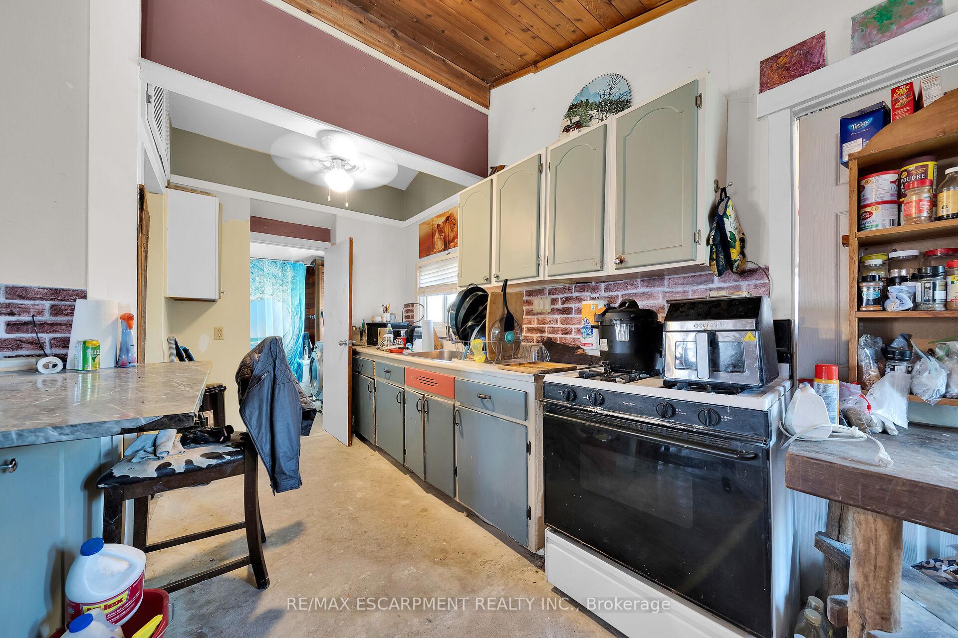 Photo 19 of 2026 First Avenue, Haldimand — HOMEH
