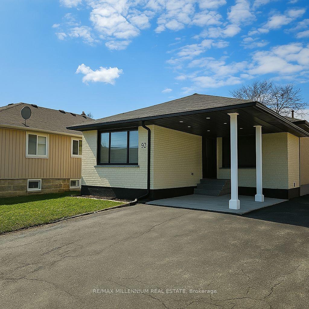 Front of Unit LOWER, 92 Clarence Street
