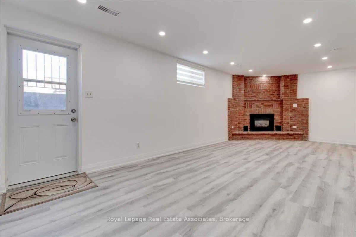 Photo 19 of 1562 Upper Ottawa Street, Hamilton, Templemead — HOMEH