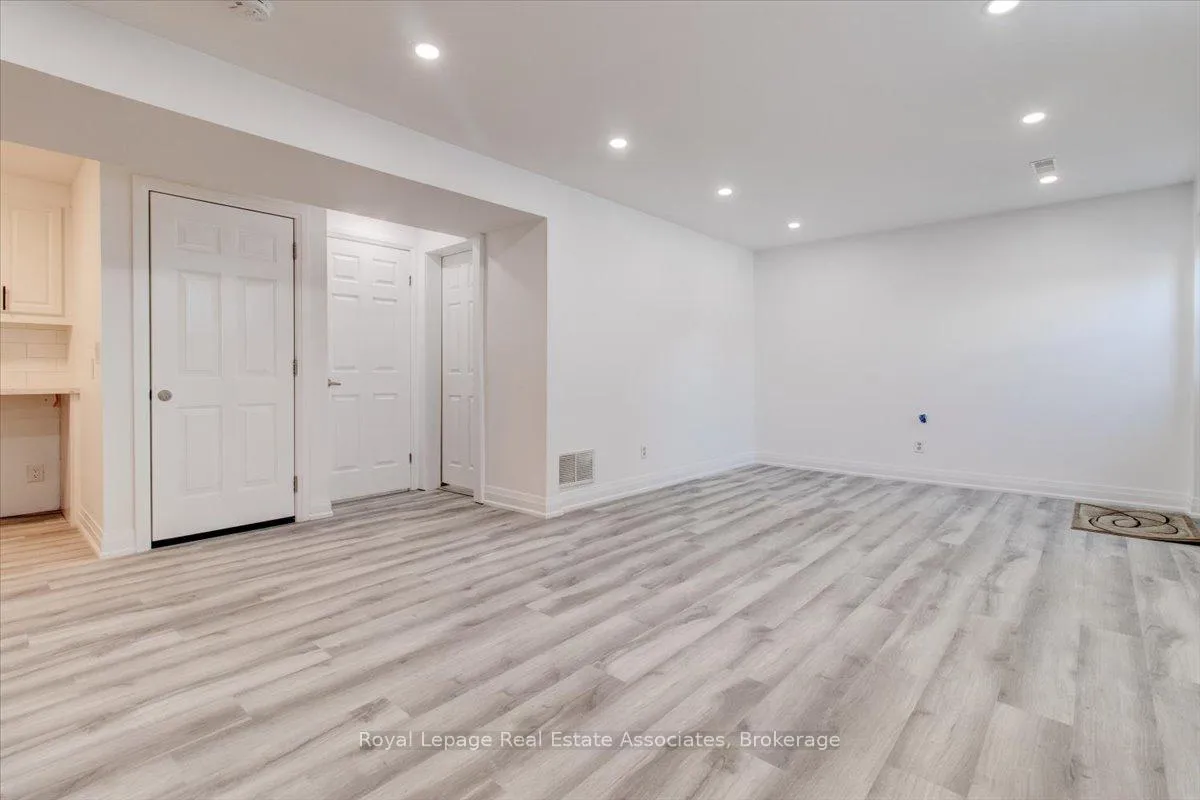 Photo 20 of 1562 Upper Ottawa Street, Hamilton, Templemead — HOMEH