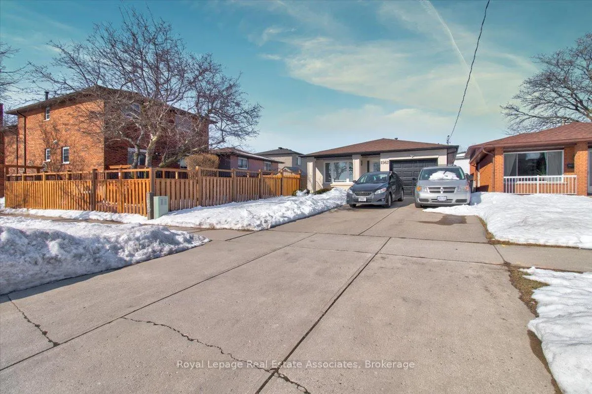 Photo 56 of 1562 Upper Ottawa Street, Hamilton, Templemead — HOMEH