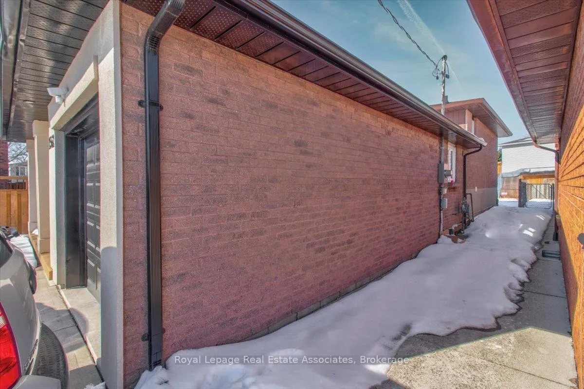 Photo 64 of 1562 Upper Ottawa Street, Hamilton, Templemead — HOMEH