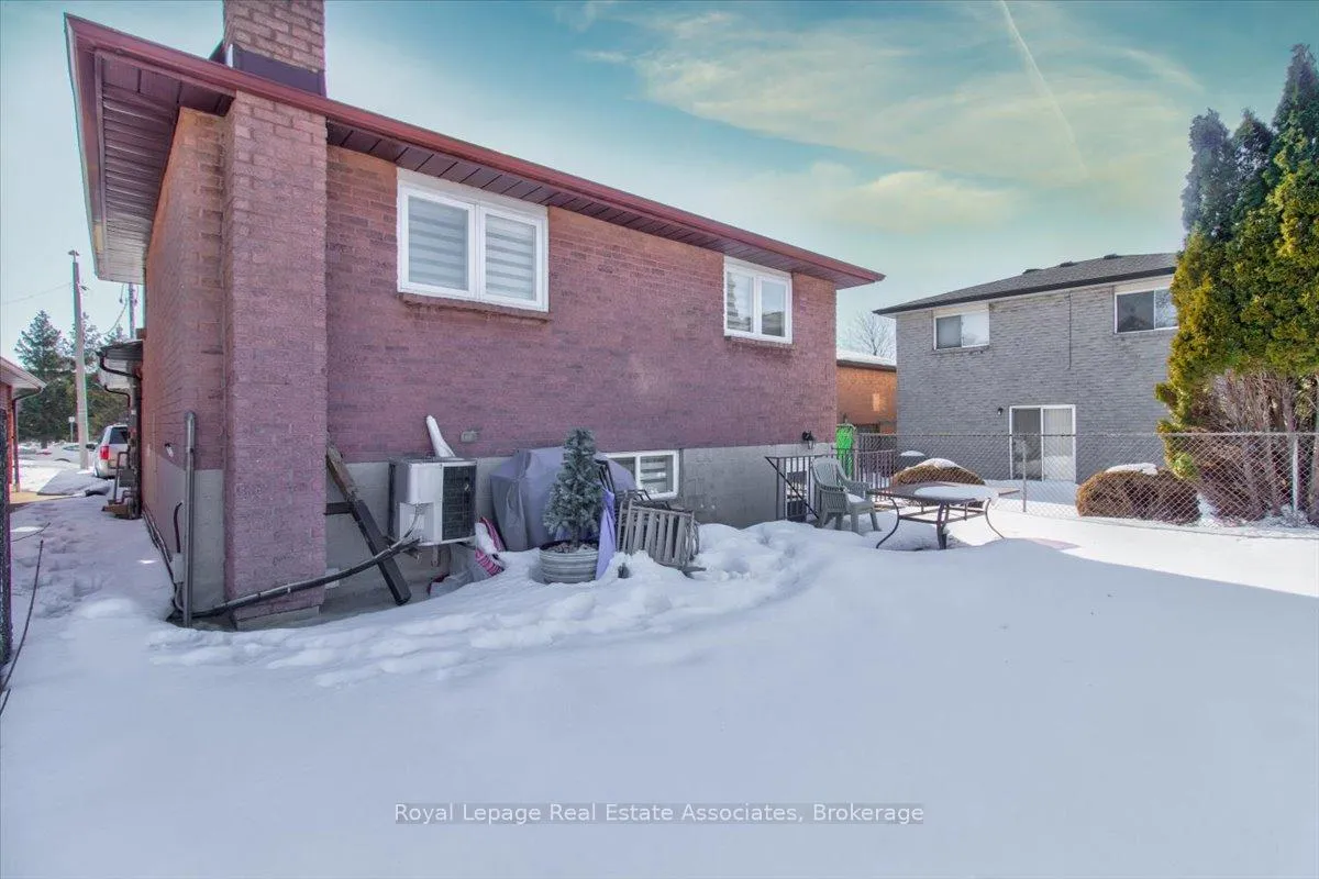 Photo 70 of 1562 Upper Ottawa Street, Hamilton, Templemead — HOMEH