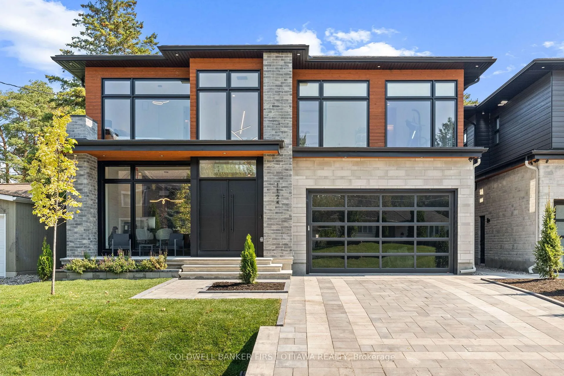Photo 2 of 1124 Normandy Crescent, Ottawa, Borden Farm/Stewart Farm/Carleton Heights/Parkwood Hills — HOMEH
