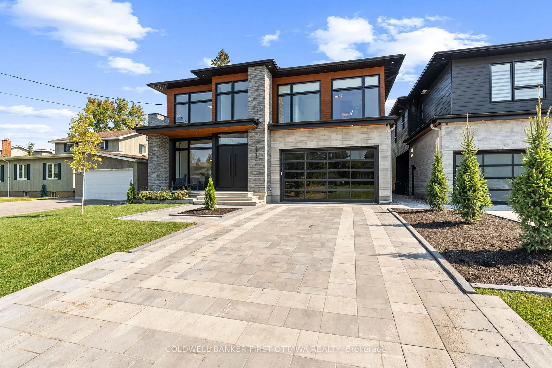Photo 3 of 1124 Normandy Crescent, Ottawa, Borden Farm/Stewart Farm/Carleton Heights/Parkwood Hills — HOMEH
