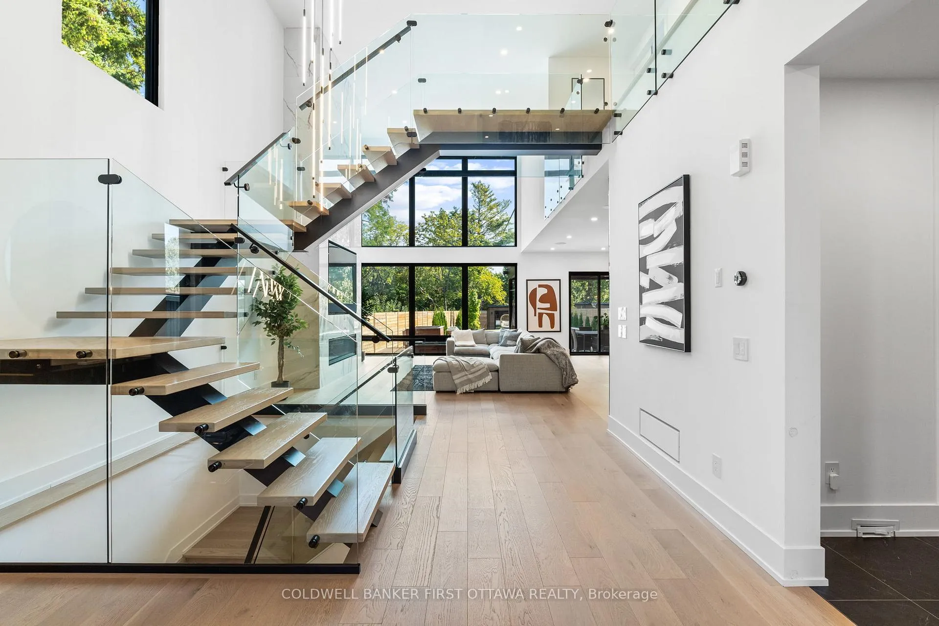 Photo 9 of 1124 Normandy Crescent, Ottawa, Borden Farm/Stewart Farm/Carleton Heights/Parkwood Hills — HOMEH