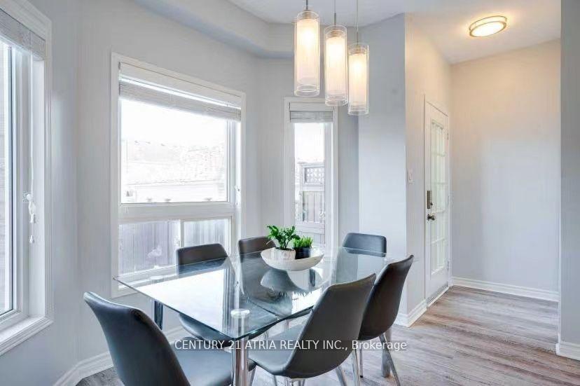 Photo 6 of 129 Baywell Crescent, Aurora, Bayview Wellington — HOMEH