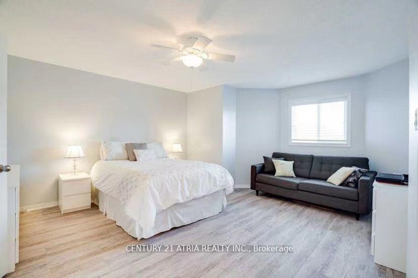 Photo 8 of 129 Baywell Crescent, Aurora, Bayview Wellington — HOMEH