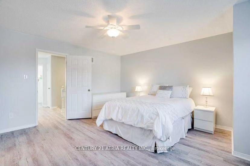 Photo 9 of 129 Baywell Crescent, Aurora, Bayview Wellington — HOMEH