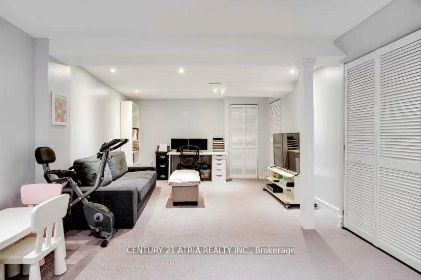 Photo 12 of 129 Baywell Crescent, Aurora, Bayview Wellington — HOMEH