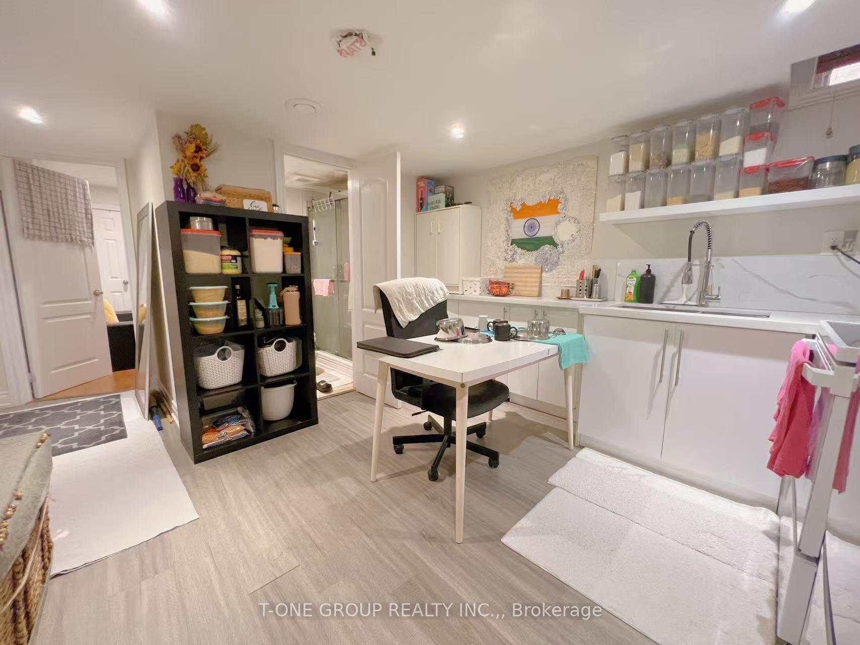 Photo 26 of 97 Kingly Crest (basement) Way, Vaughan, Sonoma Heights — HOMEH