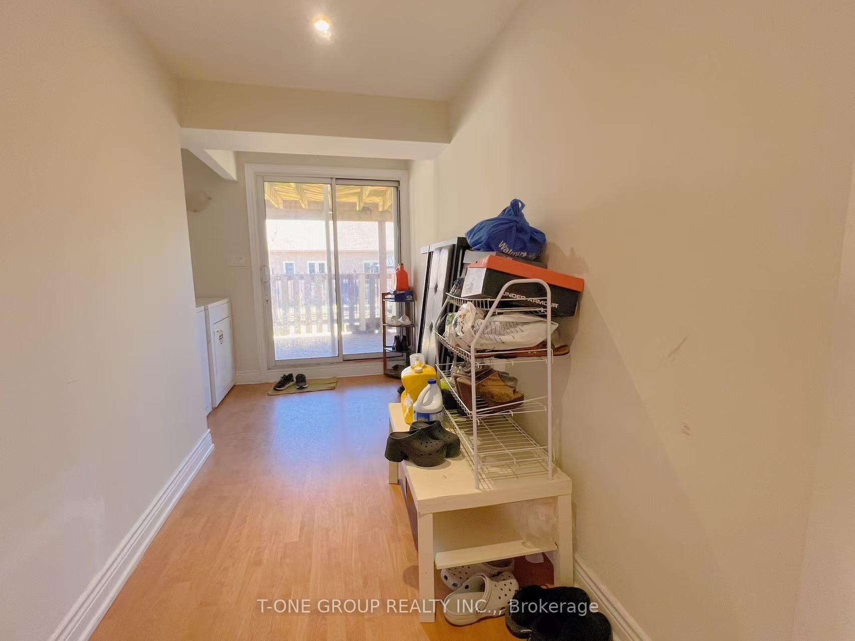 Photo 34 of 97 Kingly Crest (basement) Way, Vaughan, Sonoma Heights — HOMEH