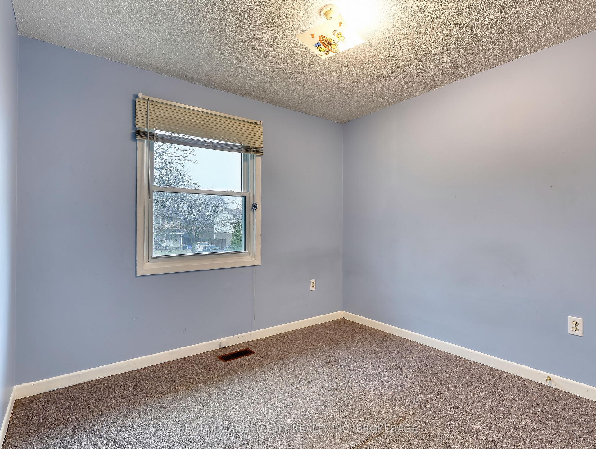 Photo 70 of 85 Oxford Street, St. Catharines, Secord Woods — HOMEH