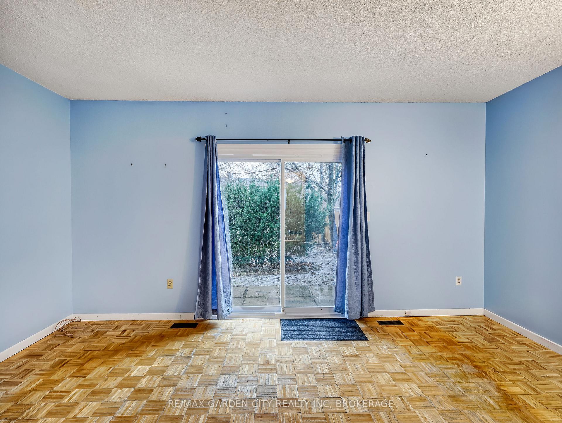Photo 38 of 85 Oxford Street, St. Catharines, Secord Woods — HOMEH