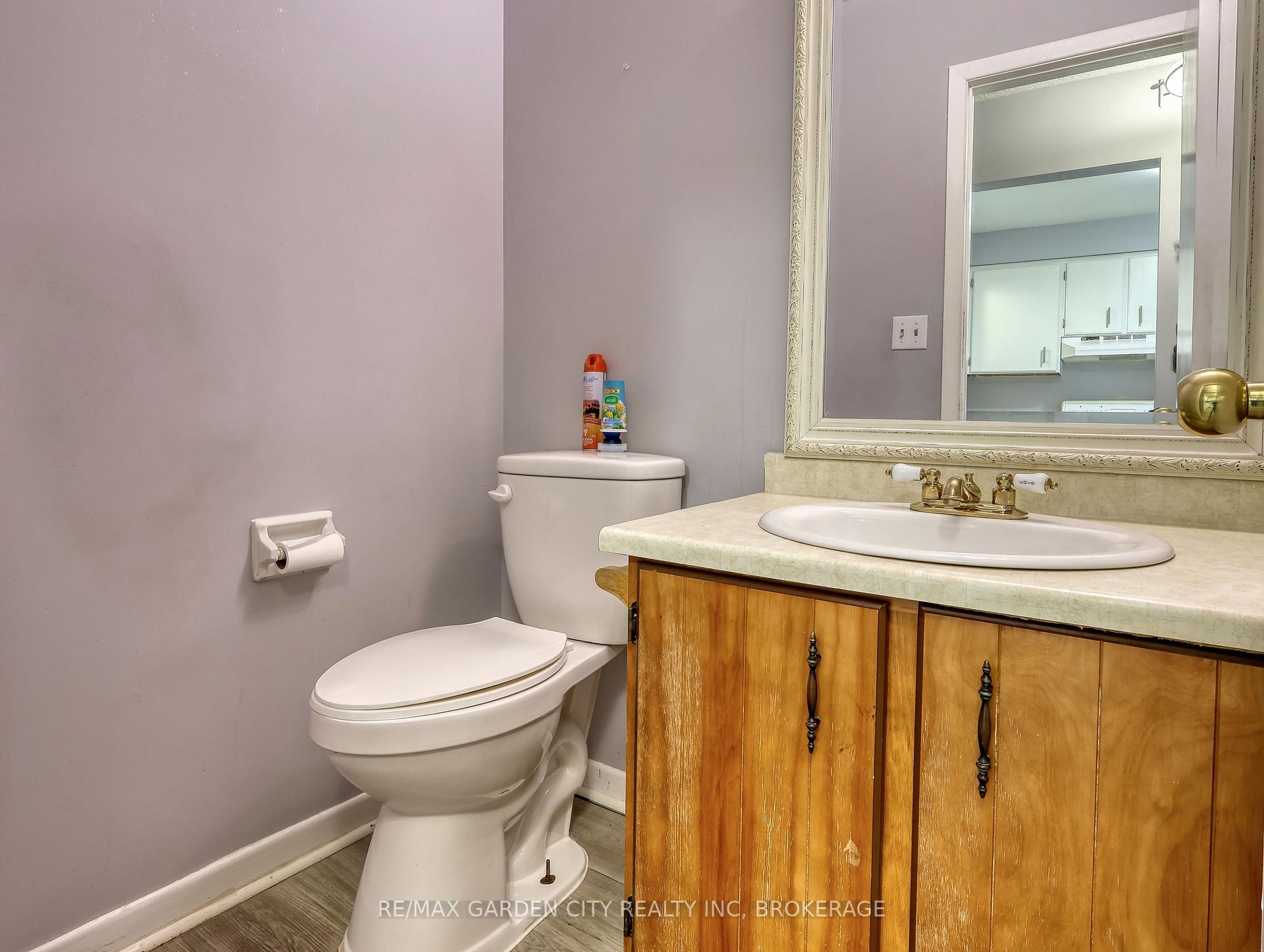 Photo 42 of 85 Oxford Street, St. Catharines, Secord Woods — HOMEH