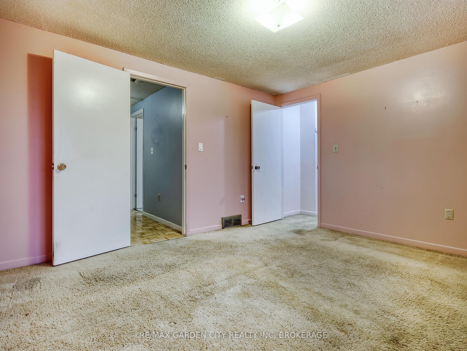 Photo 44 of 85 Oxford Street, St. Catharines, Secord Woods — HOMEH