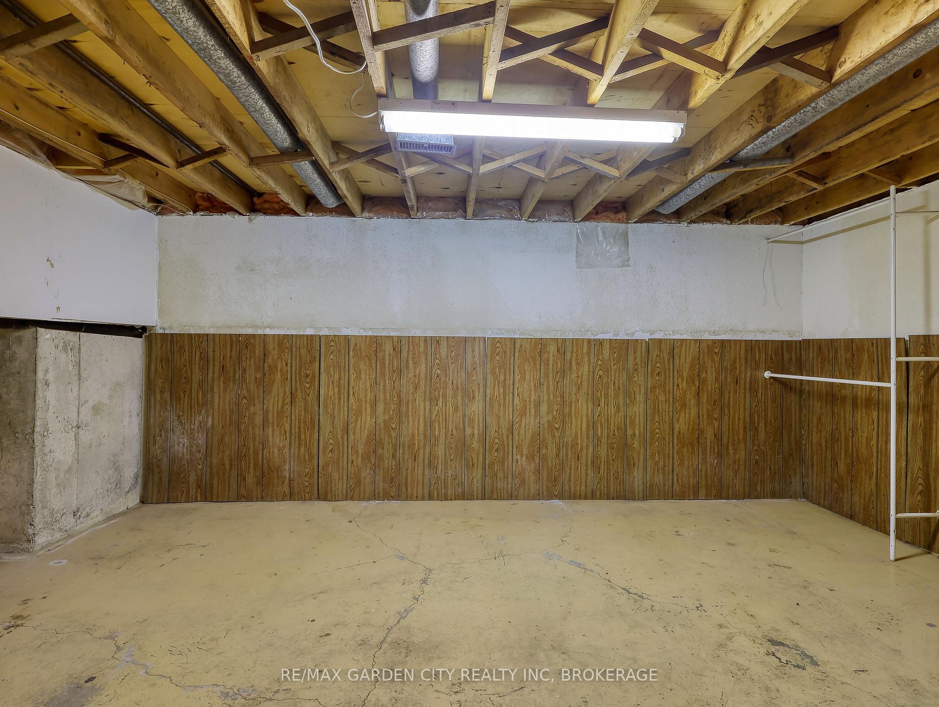 Photo 58 of 85 Oxford Street, St. Catharines, Secord Woods — HOMEH