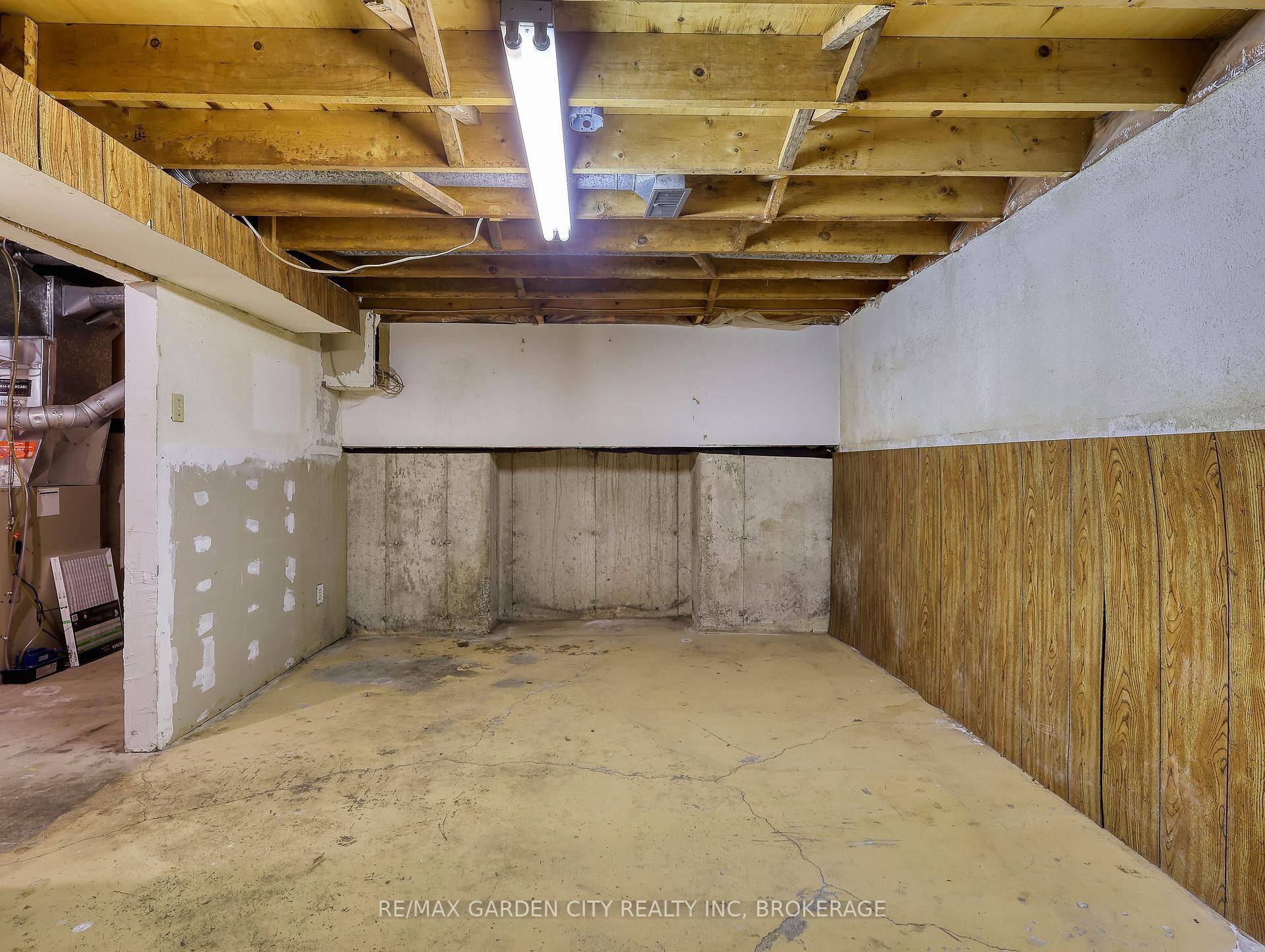 Photo 59 of 85 Oxford Street, St. Catharines, Secord Woods — HOMEH