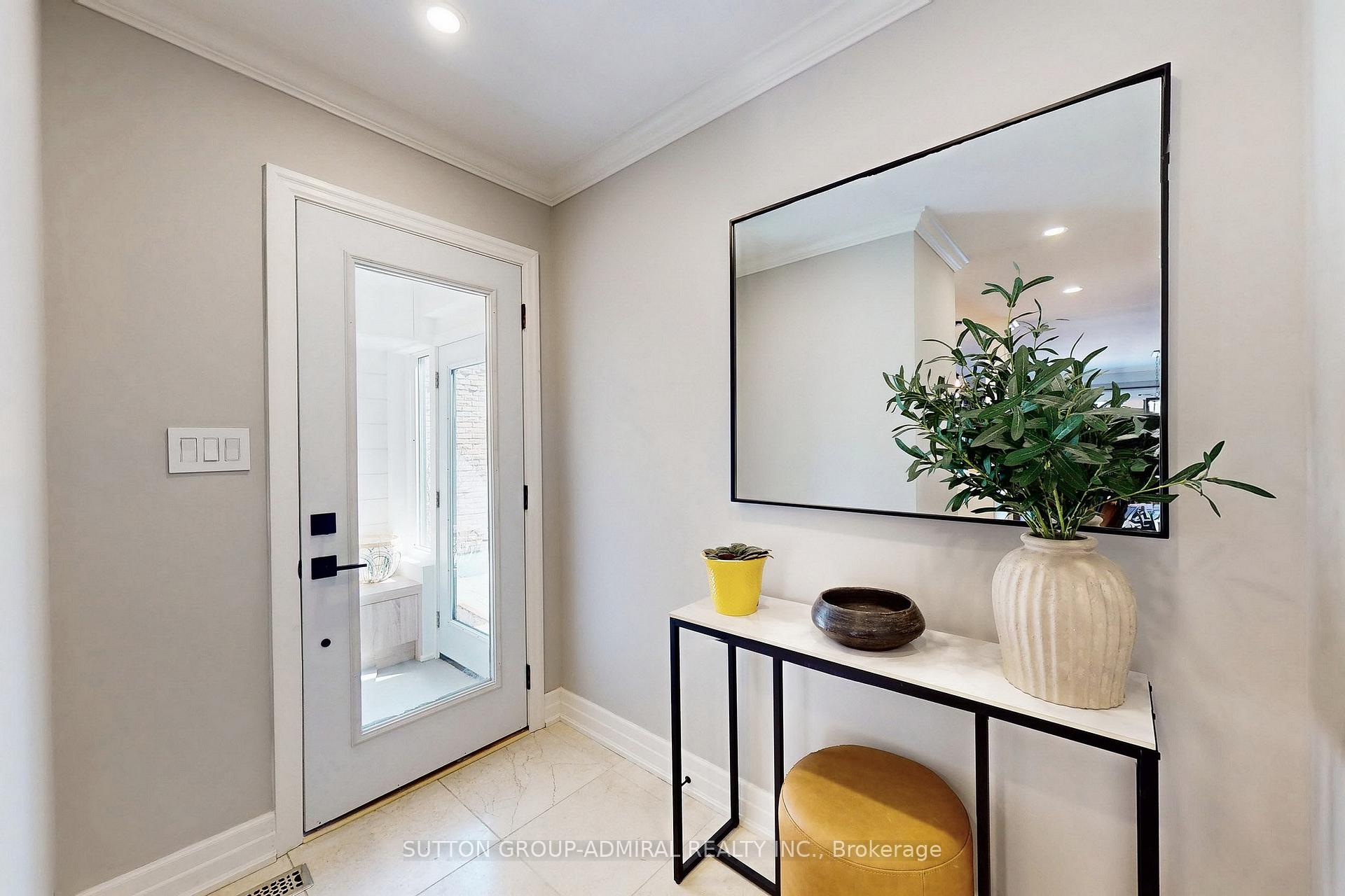 Photo 5 of 50 McClintock Crescent, Vaughan, Lakeview Estates — HOMEH
