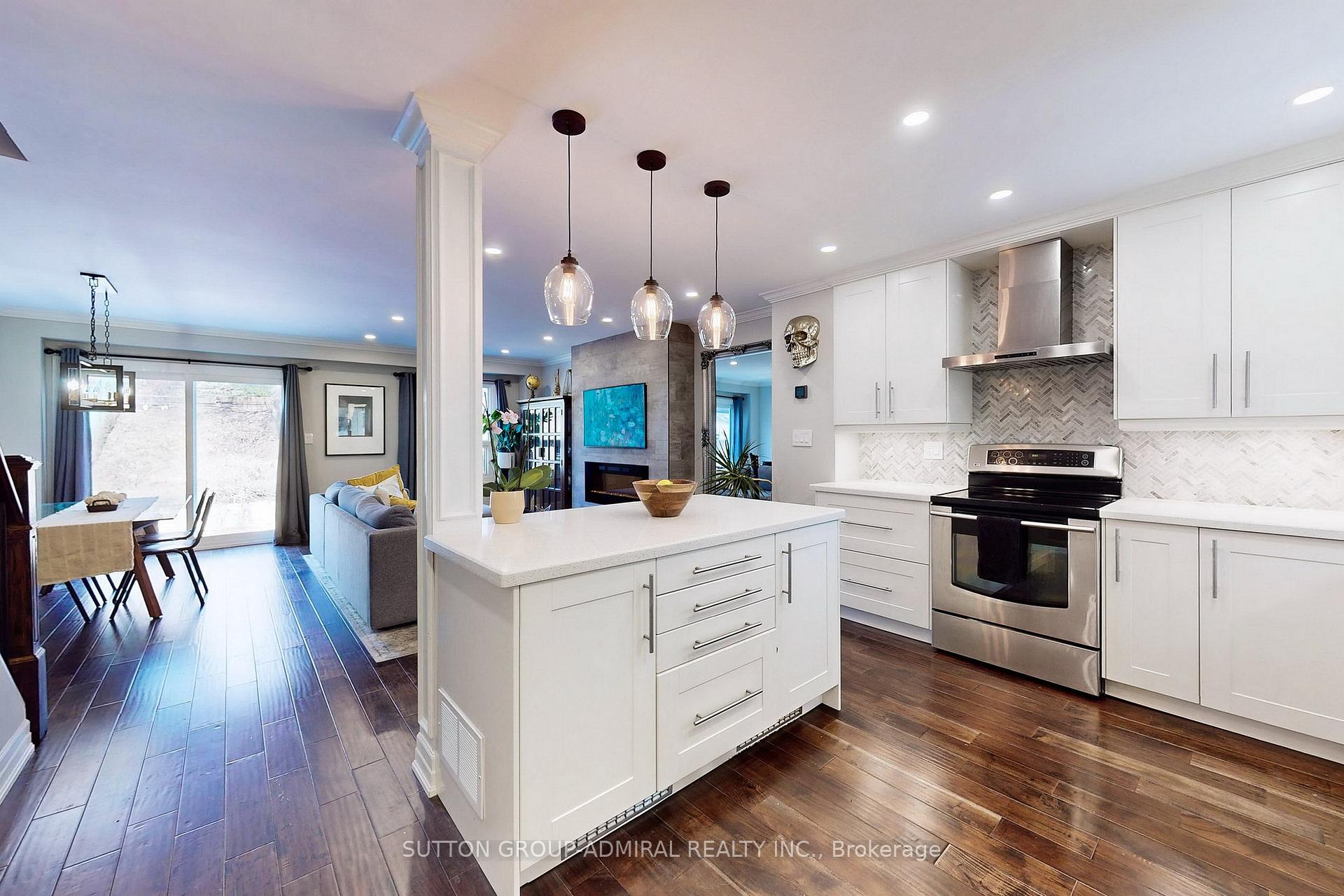 Photo 7 of 50 McClintock Crescent, Vaughan, Lakeview Estates — HOMEH