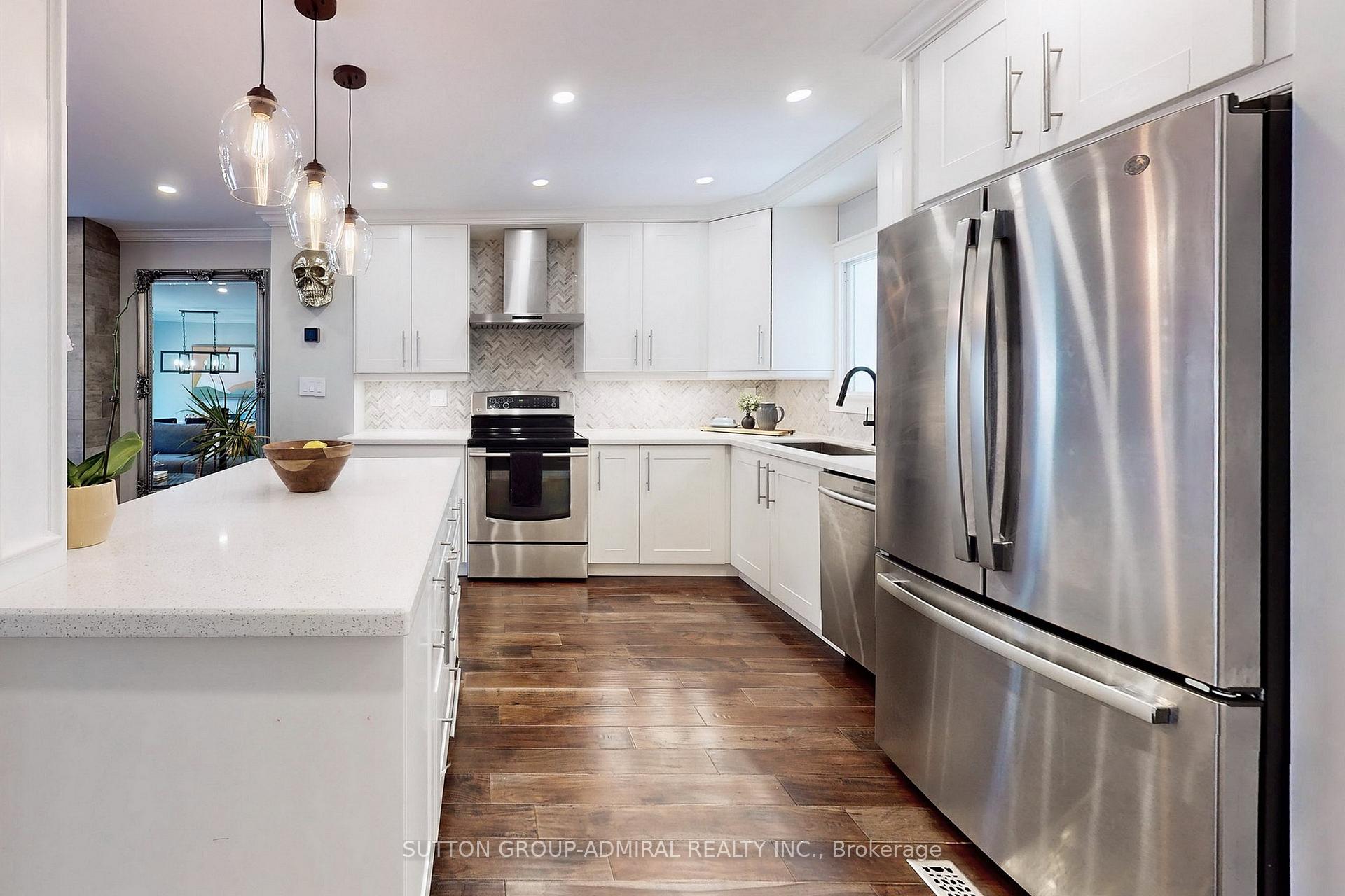 Photo 8 of 50 McClintock Crescent, Vaughan, Lakeview Estates — HOMEH