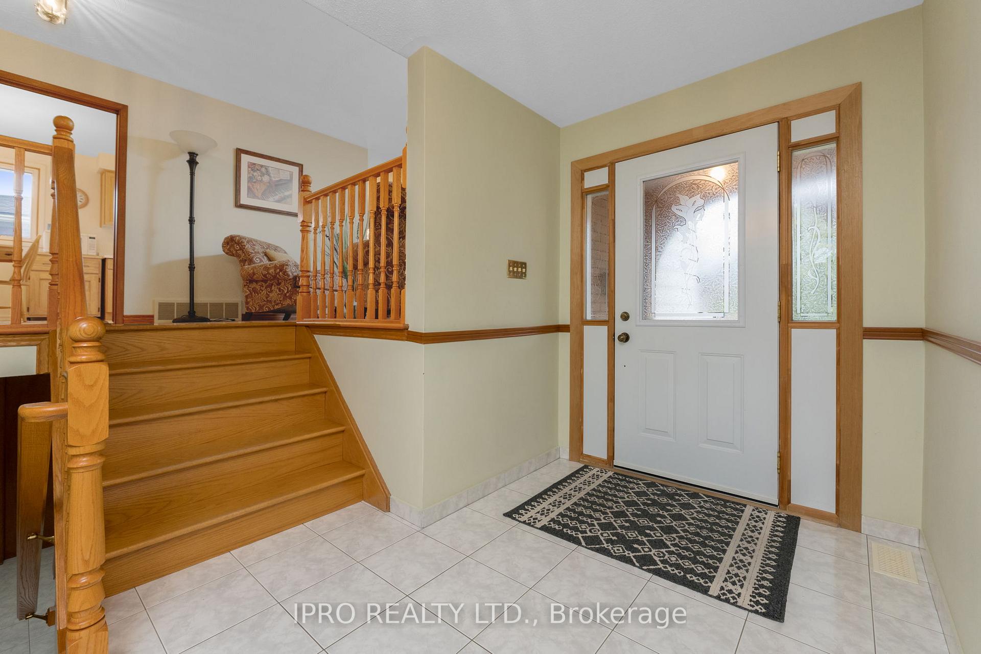 Photo 8 of 31 Green Forest Drive, Hamilton, Stoney Creek — HOMEH