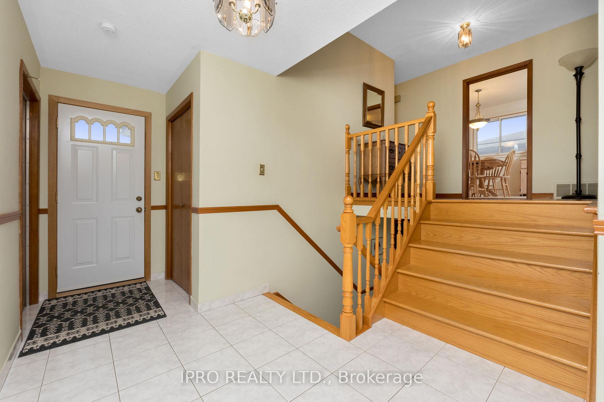 Photo 9 of 31 Green Forest Drive, Hamilton, Stoney Creek — HOMEH