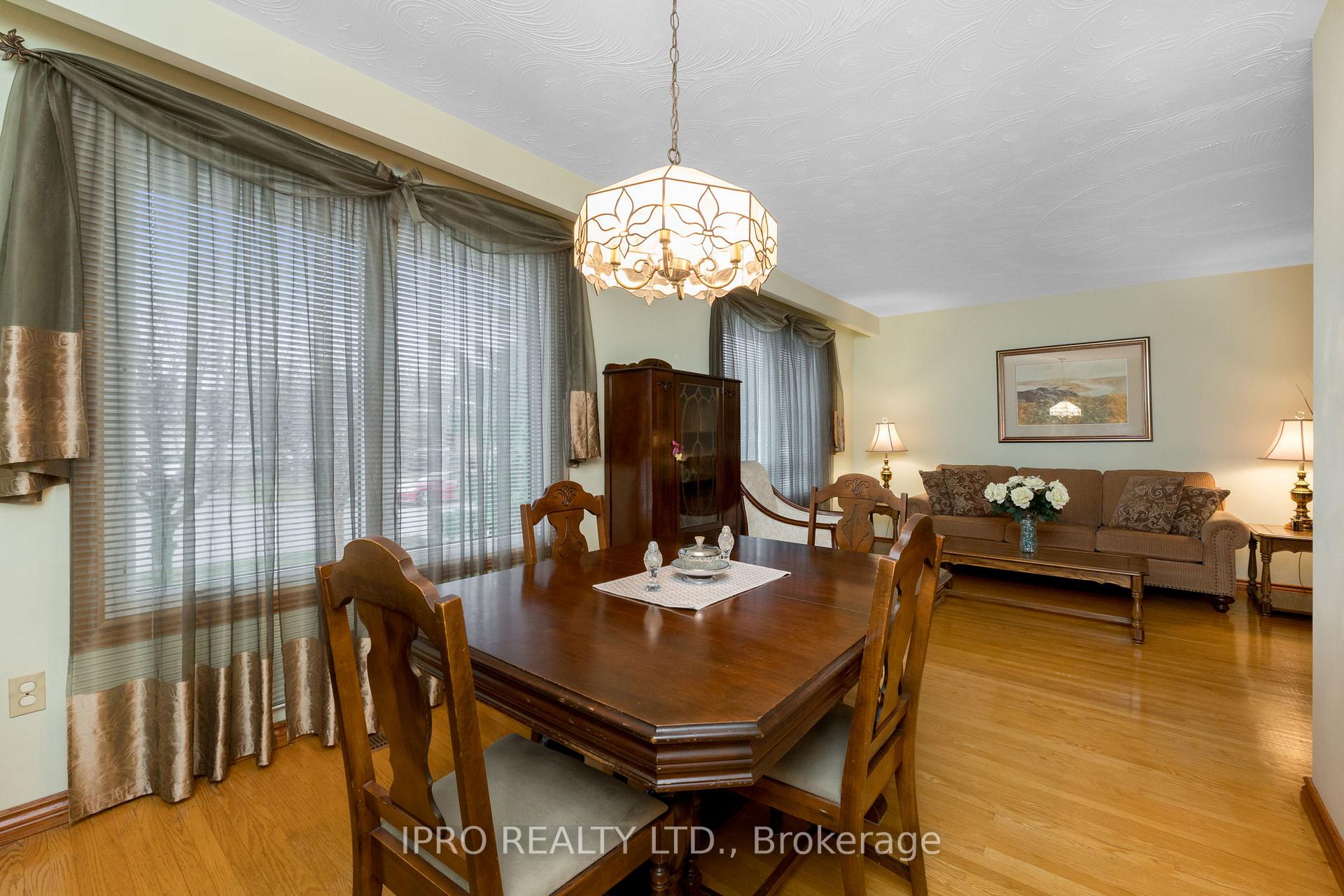 Photo 16 of 31 Green Forest Drive, Hamilton, Stoney Creek — HOMEH