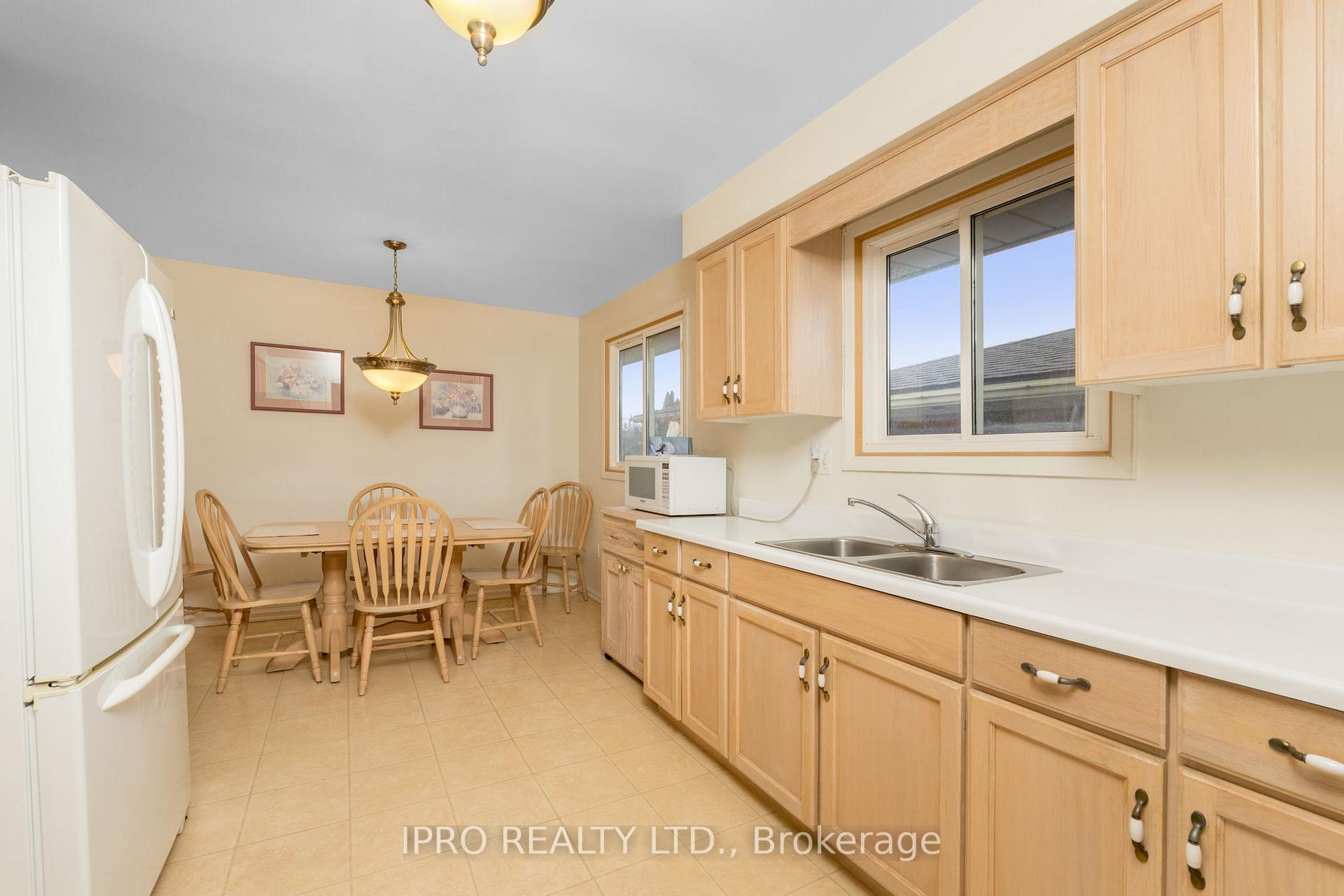 Photo 18 of 31 Green Forest Drive, Hamilton, Stoney Creek — HOMEH