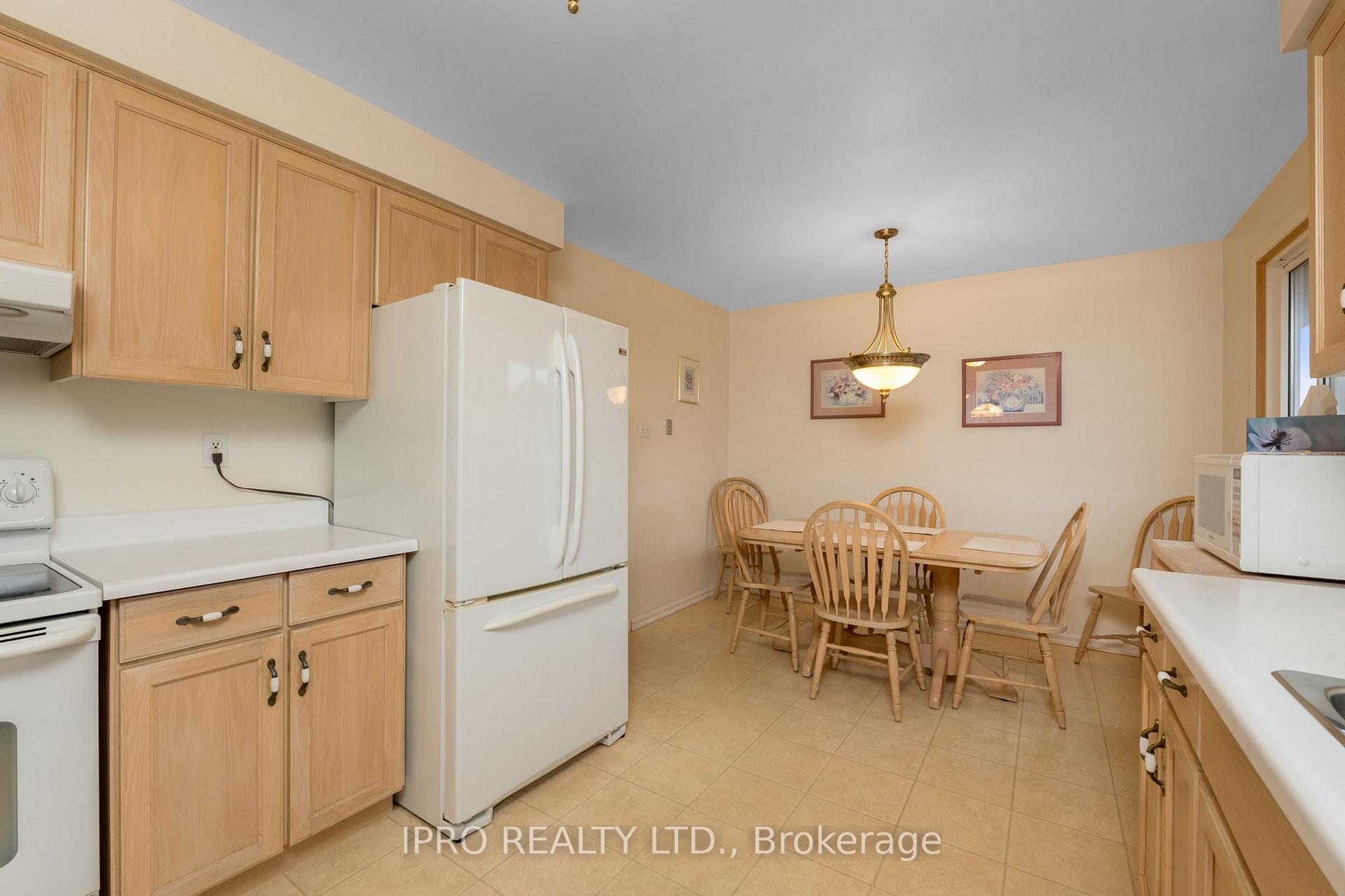 Photo 19 of 31 Green Forest Drive, Hamilton, Stoney Creek — HOMEH