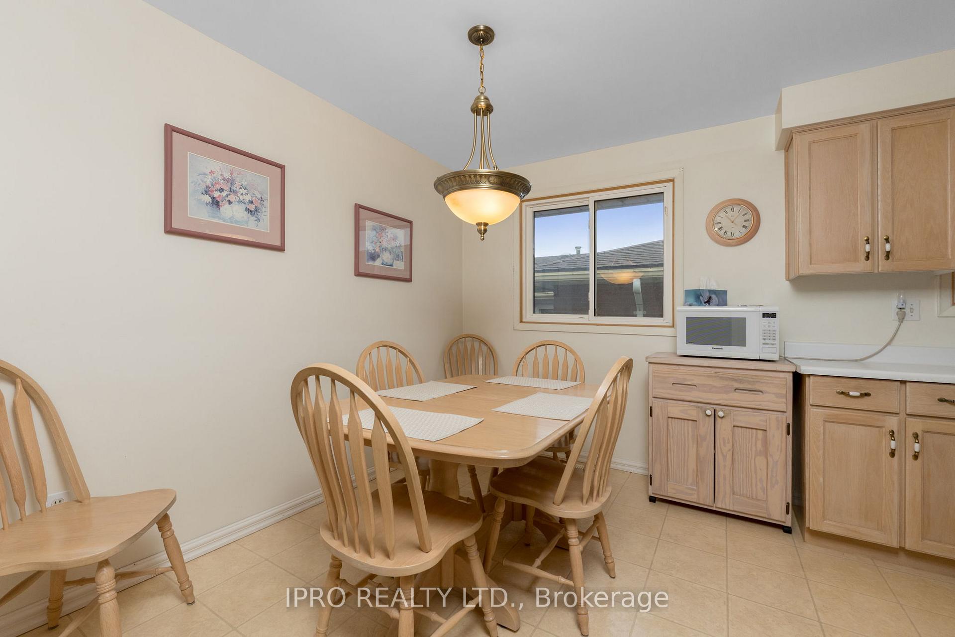 Photo 23 of 31 Green Forest Drive, Hamilton, Stoney Creek — HOMEH