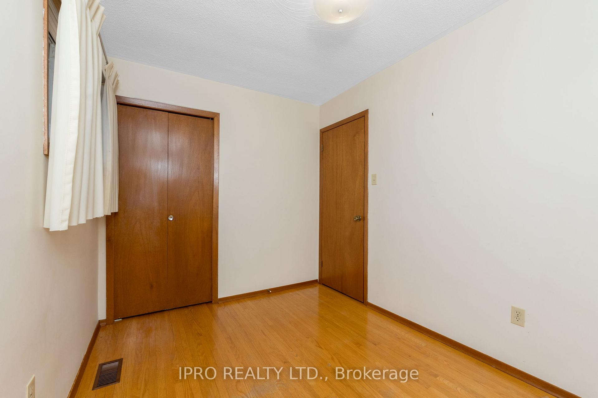 Photo 25 of 31 Green Forest Drive, Hamilton, Stoney Creek — HOMEH