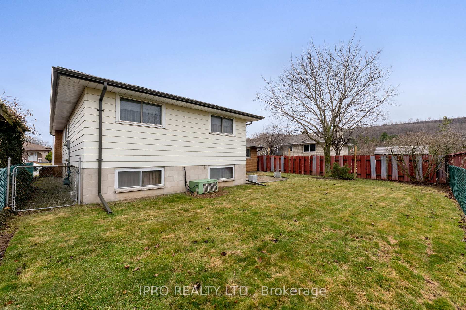 Photo 47 of 31 Green Forest Drive, Hamilton, Stoney Creek — HOMEH