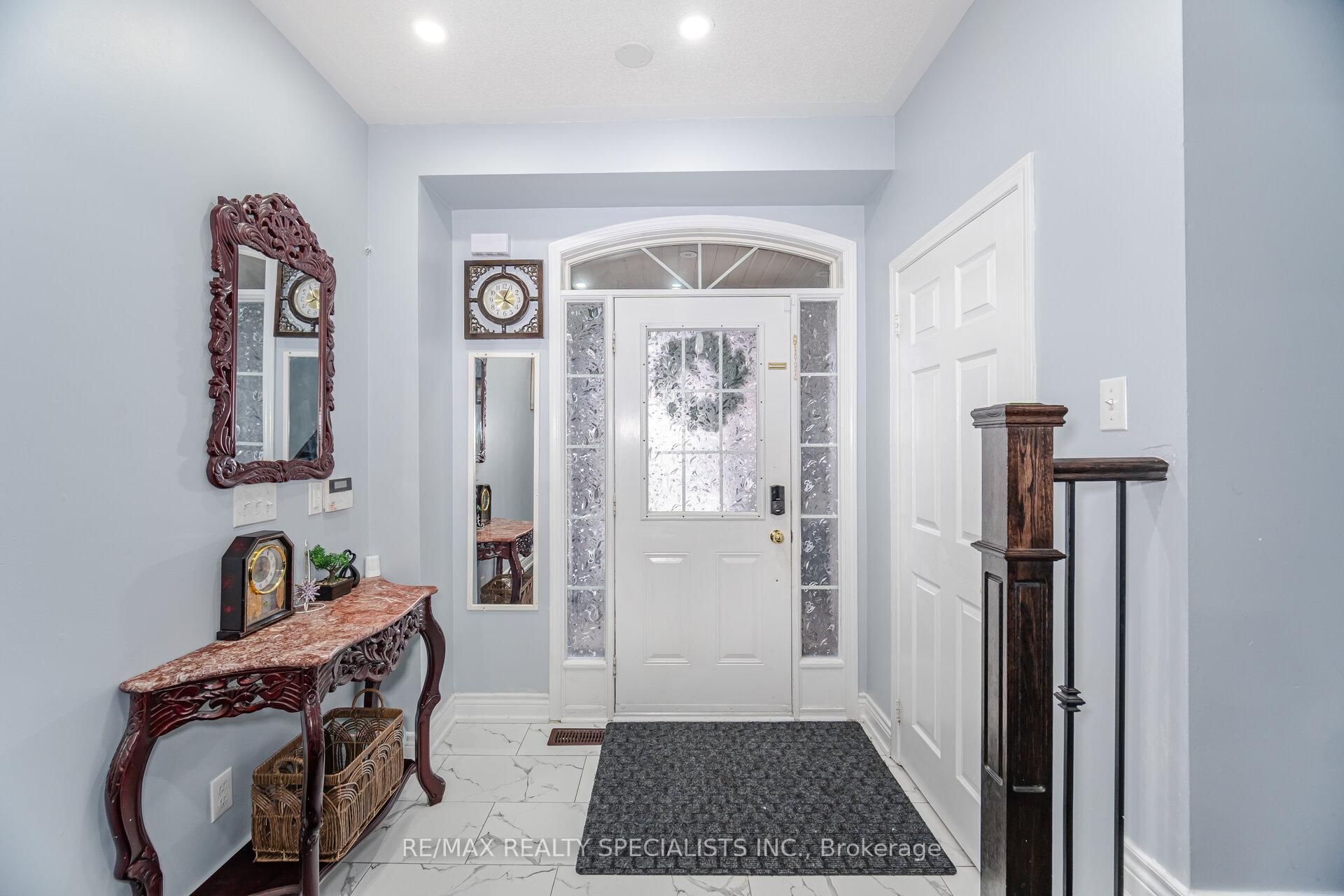 Photo 5 of 4 Osgoode Drive, Brampton, Bram East — HOMEH