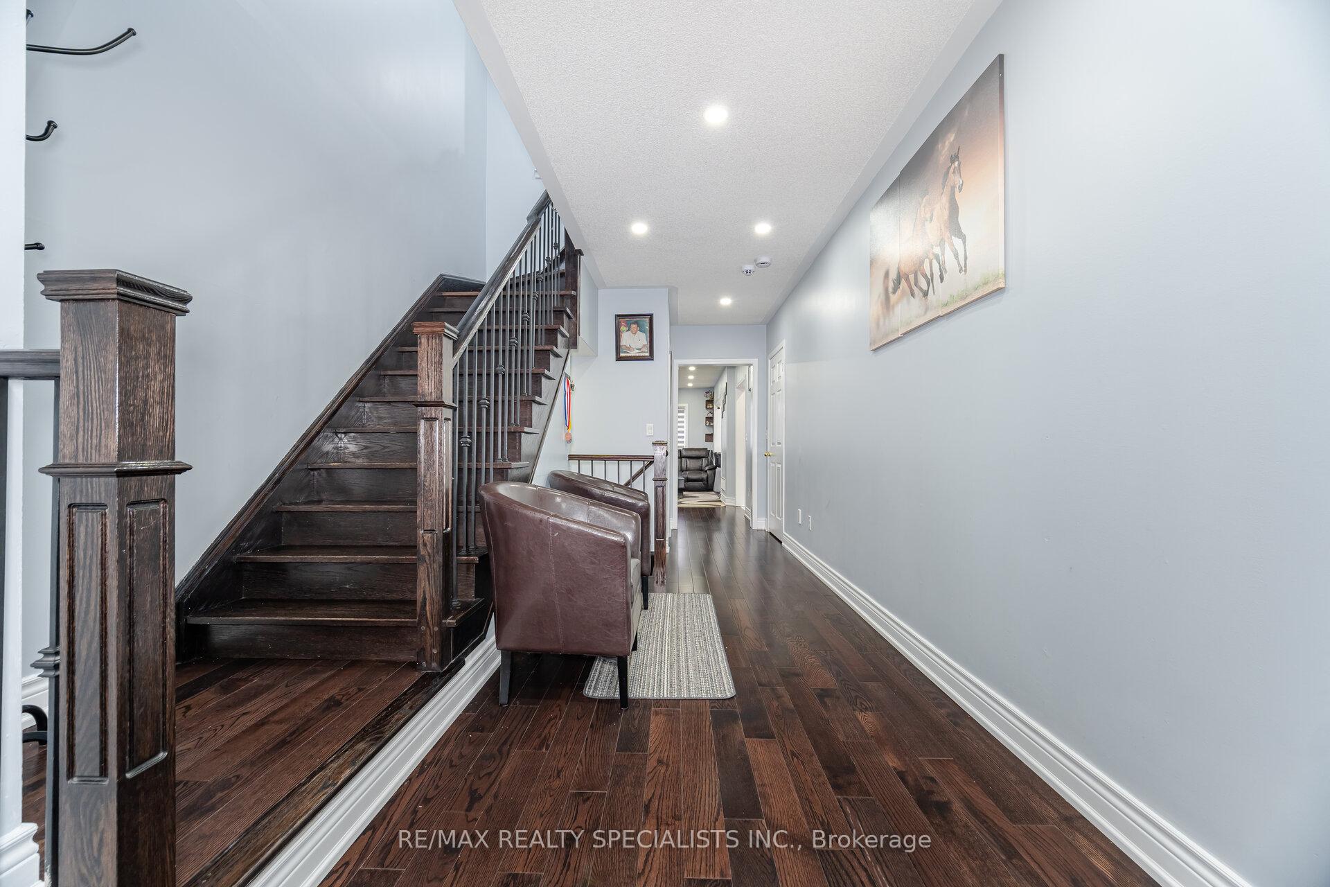 Photo 6 of 4 Osgoode Drive, Brampton, Bram East — HOMEH