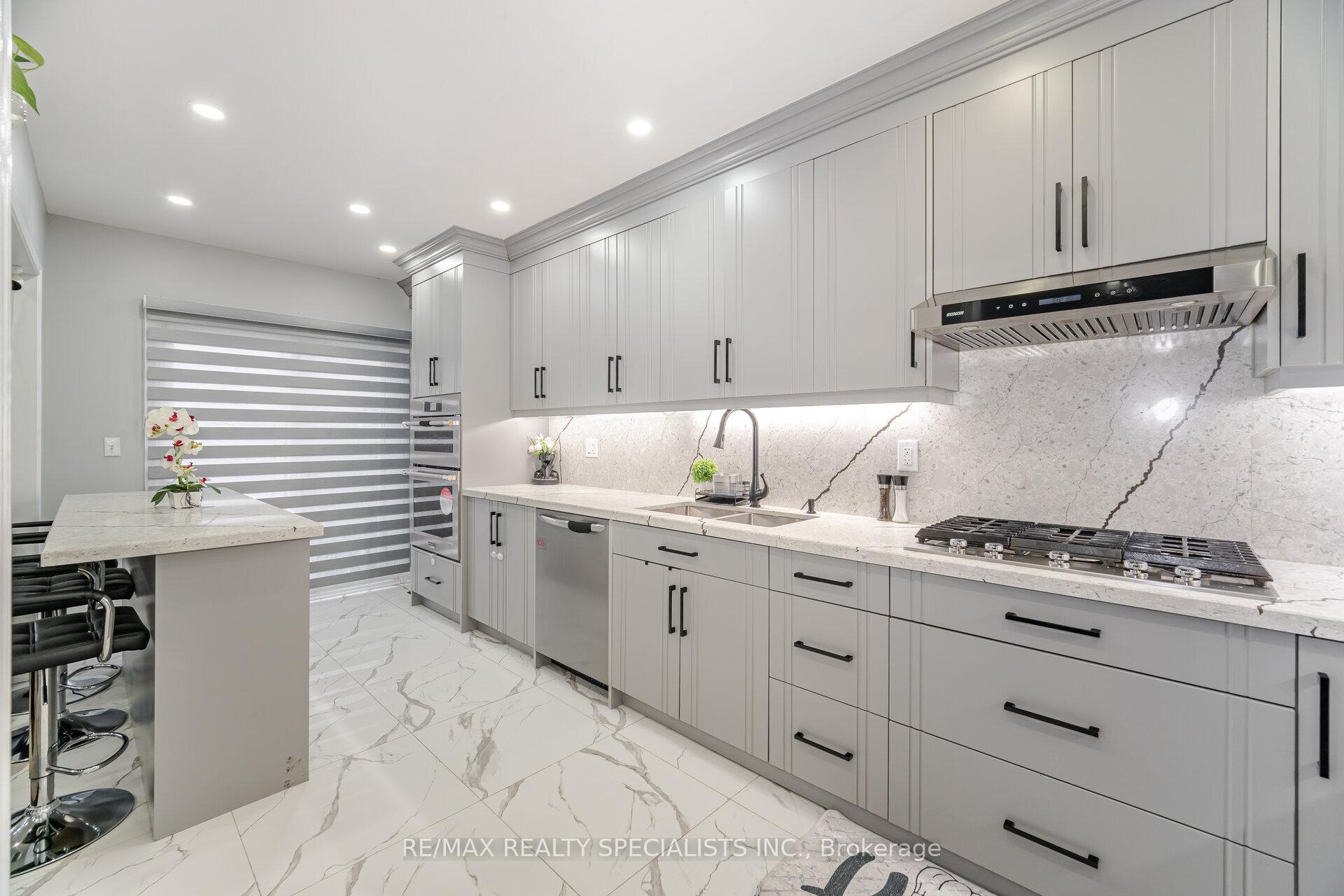 Photo 8 of 4 Osgoode Drive, Brampton, Bram East — HOMEH