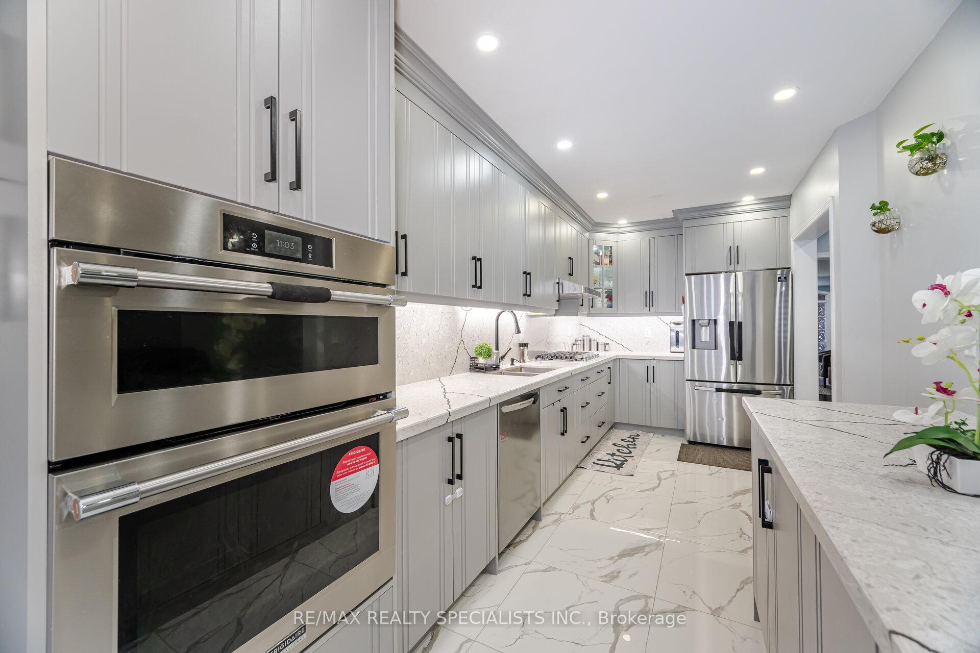 Photo 9 of 4 Osgoode Drive, Brampton, Bram East — HOMEH